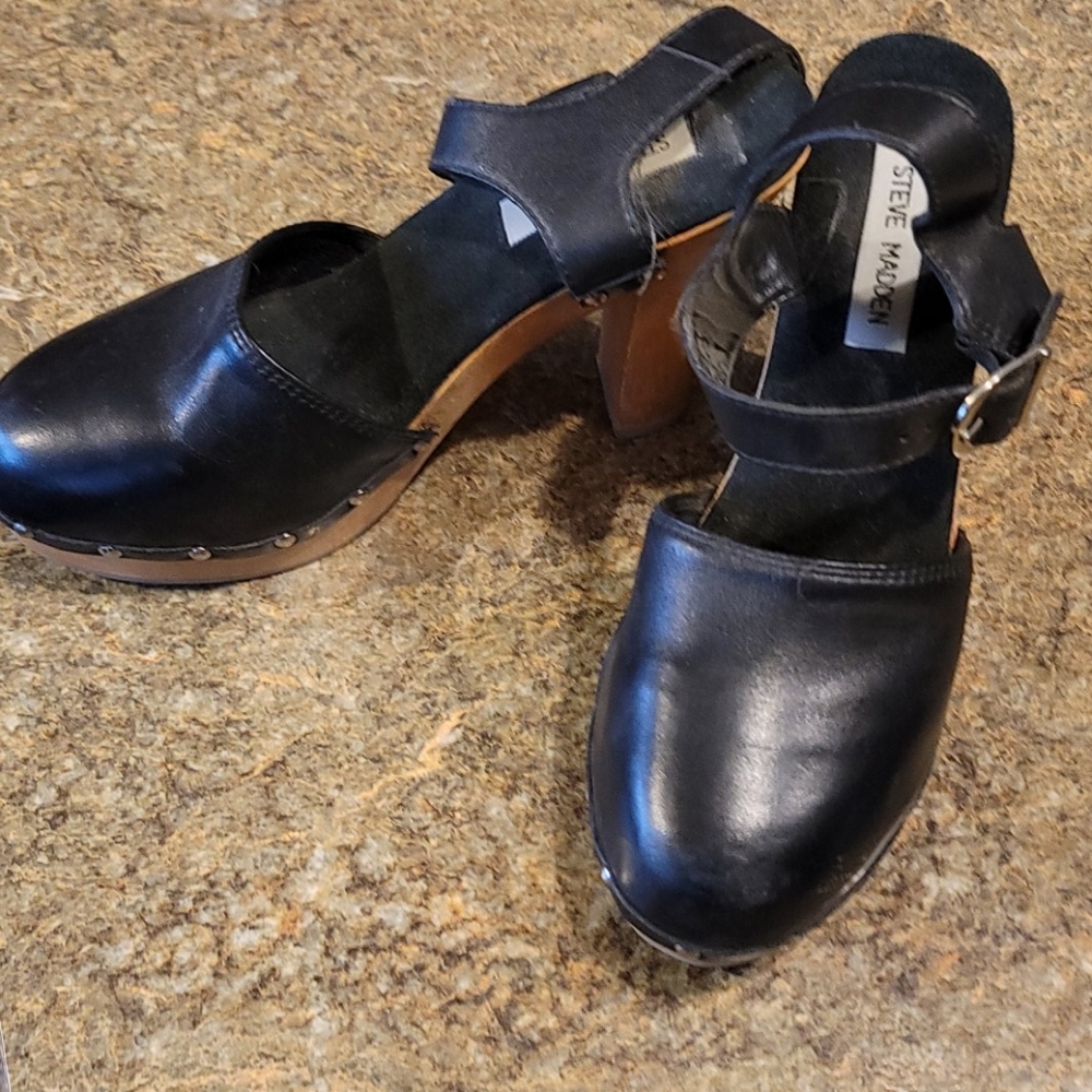 Steve Madden Fargo Clog Heels. Size 8.5 B Fargo